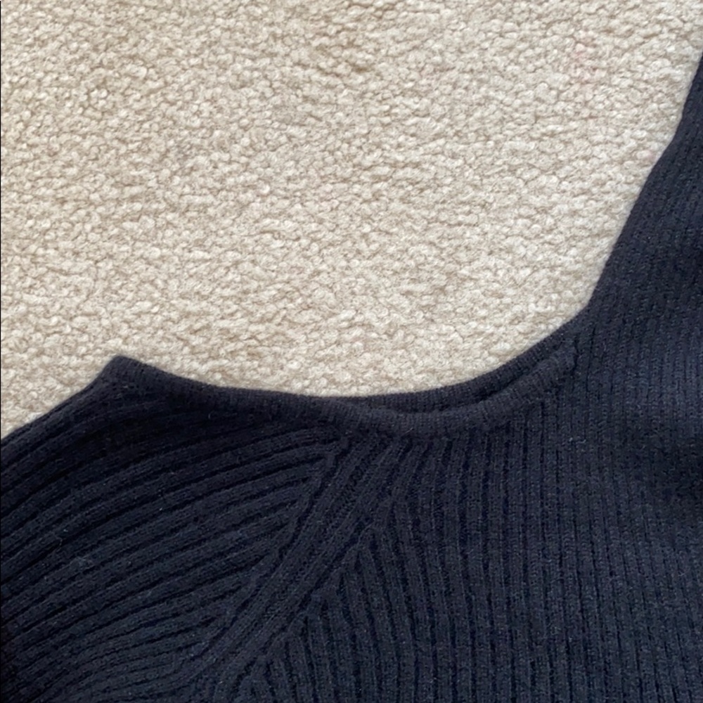 ROI Sweater - Picture 5 of 7